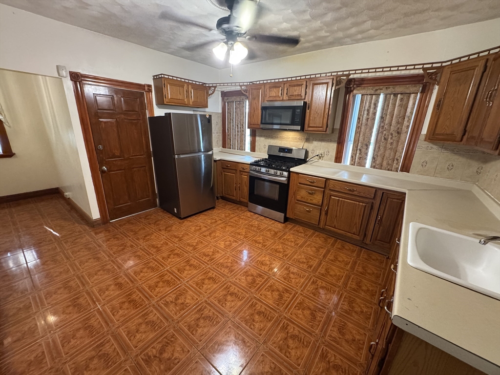 4 bed, 1 bath apartment for rent at 374 Bowdoin St Unit 1, Dorchester — photo 5 of 29