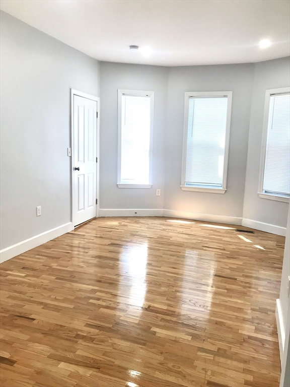 4 bed, 2 bath apartment for rent at 374 Centre St Unit 2, Jamaica Plain — photo 6 of 6