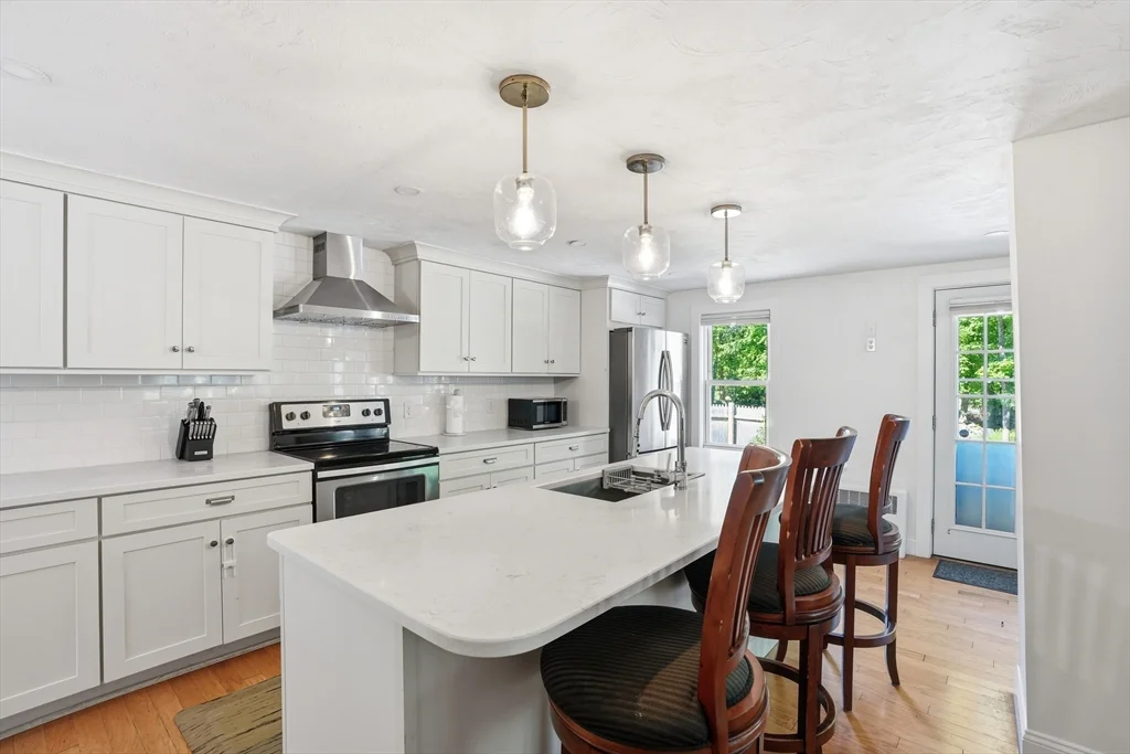 4 bed, 2 bath apartment for rent at 374 First Parrish Unit 1, Scituate — photo 10 of 27