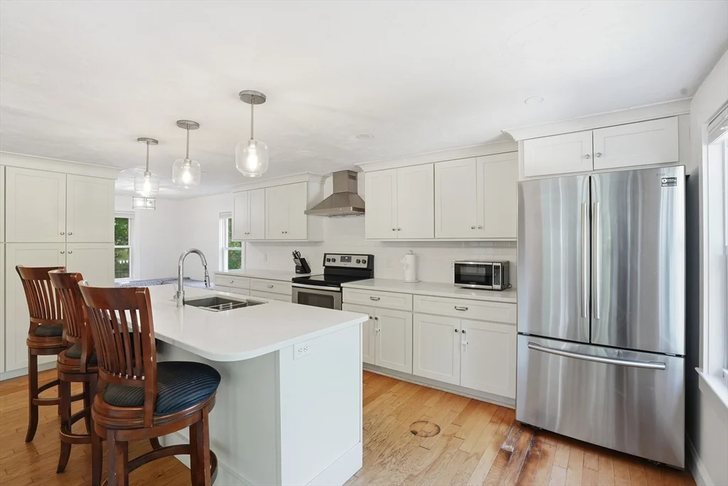 4 bed, 2 bath apartment for rent at 374 First Parrish Unit 1, Scituate — photo 9 of 27