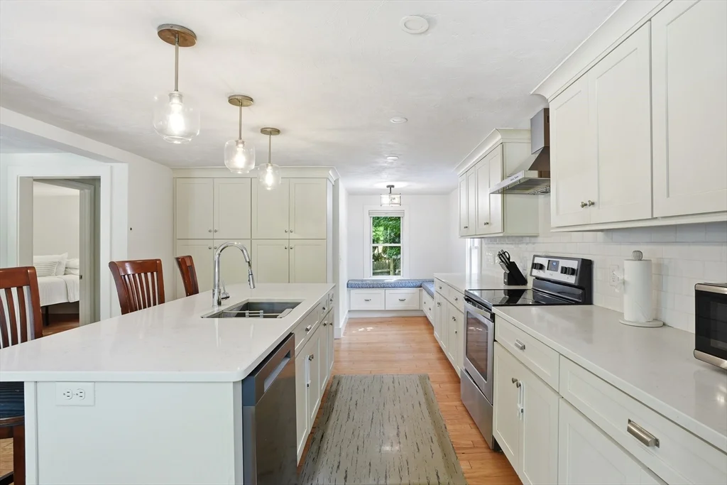 4 bed, 2 bath apartment for rent at 374 First Parrish Unit 1, Scituate — photo 14 of 27
