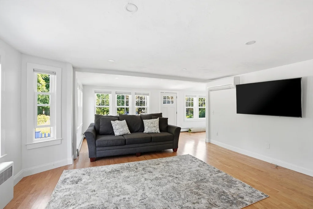 4 bed, 2 bath apartment for rent at 374 First Parrish Unit 374, Scituate — photo 6 of 27