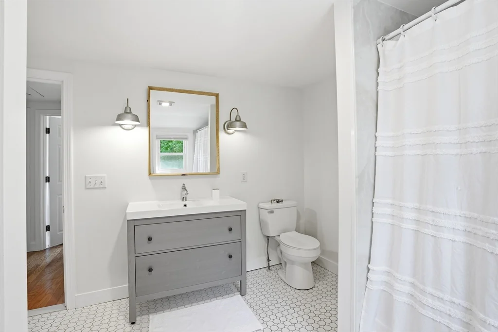 4 bed, 2 bath apartment for rent at 374 First Parrish Unit 374, Scituate — photo 23 of 27