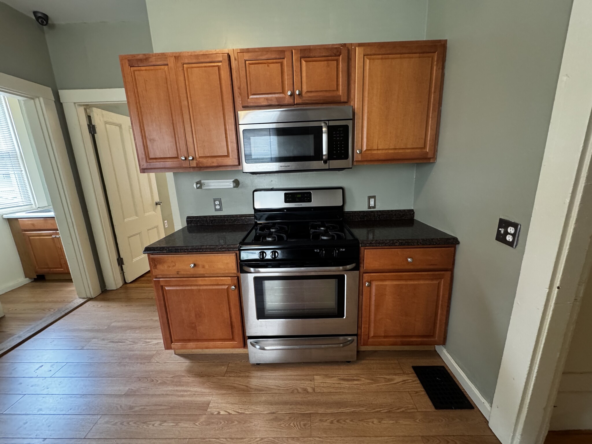 3 bed, 1.5 bath apartment for rent at 374 Highland Ave Unit SF, Davis Square — photo 2 of 25