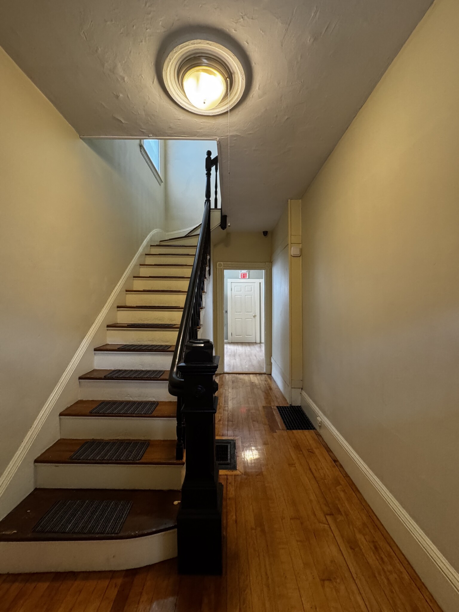 3 bed, 1.5 bath apartment for rent at 374 Highland Ave Unit SF, Davis Square — photo 9 of 25