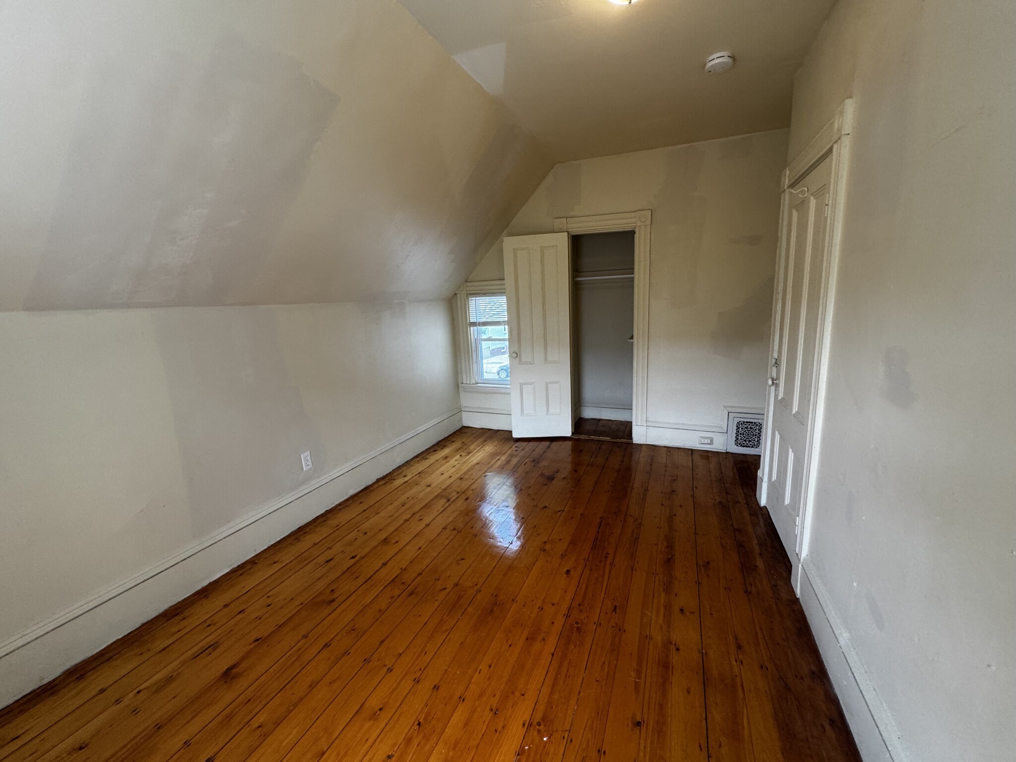3 bed, 1.5 bath apartment for rent at 374 Highland Ave Unit SF, Davis Square — photo 17 of 25