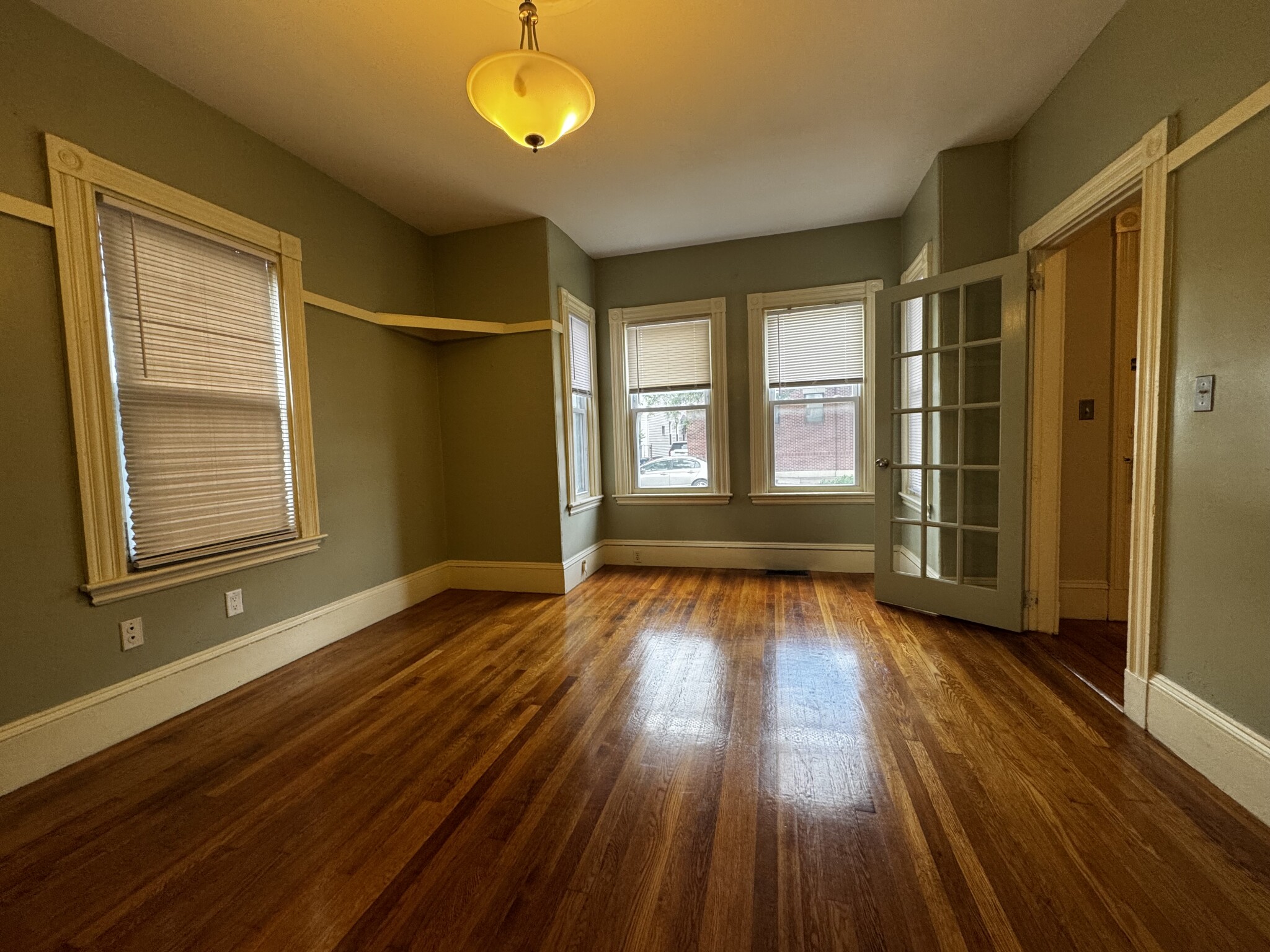3 bed, 1.5 bath apartment for rent at 374 Highland Ave Unit SF, Davis Square — photo 7 of 25