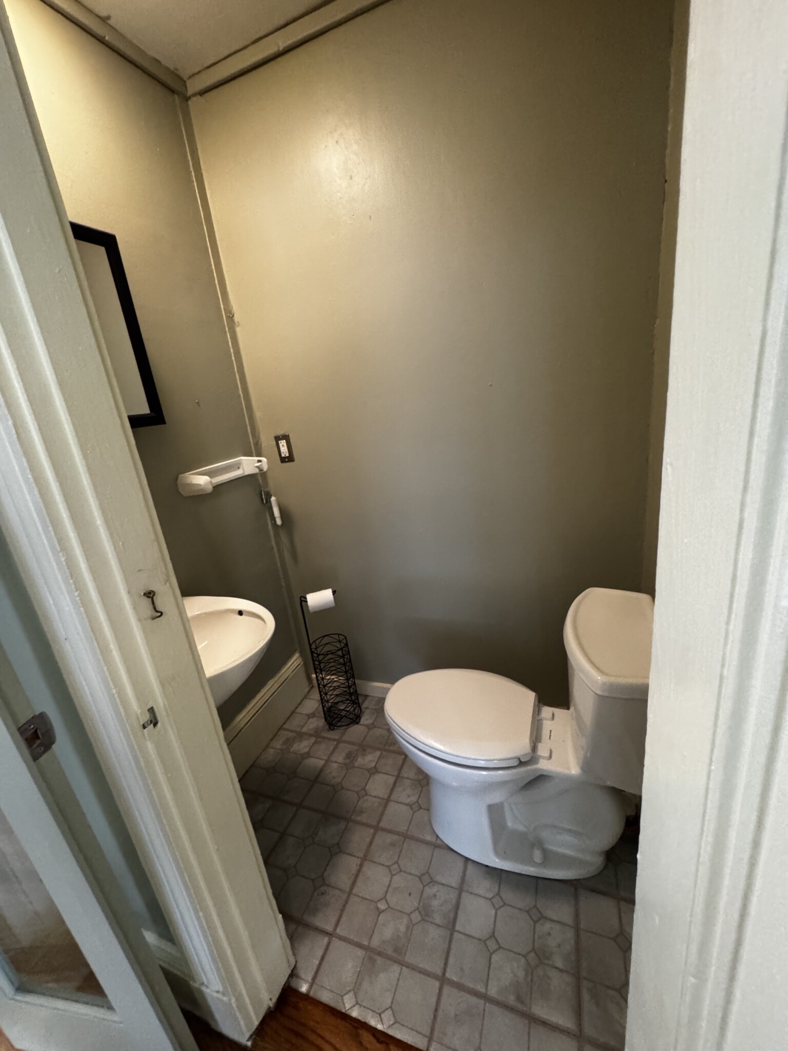 3 bed, 1.5 bath apartment for rent at 374 Highland Ave Unit SF, Davis Square — photo 11 of 25