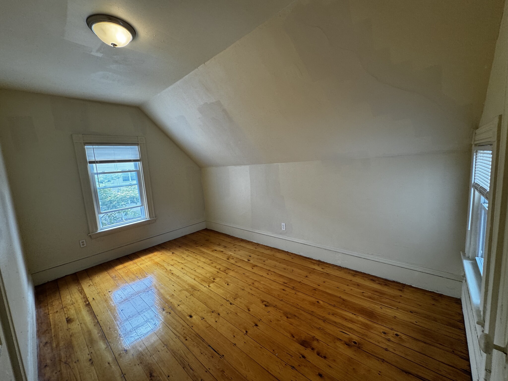 3 bed, 1.5 bath apartment for rent at 374 Highland Ave Unit SF, Davis Square — photo 16 of 25