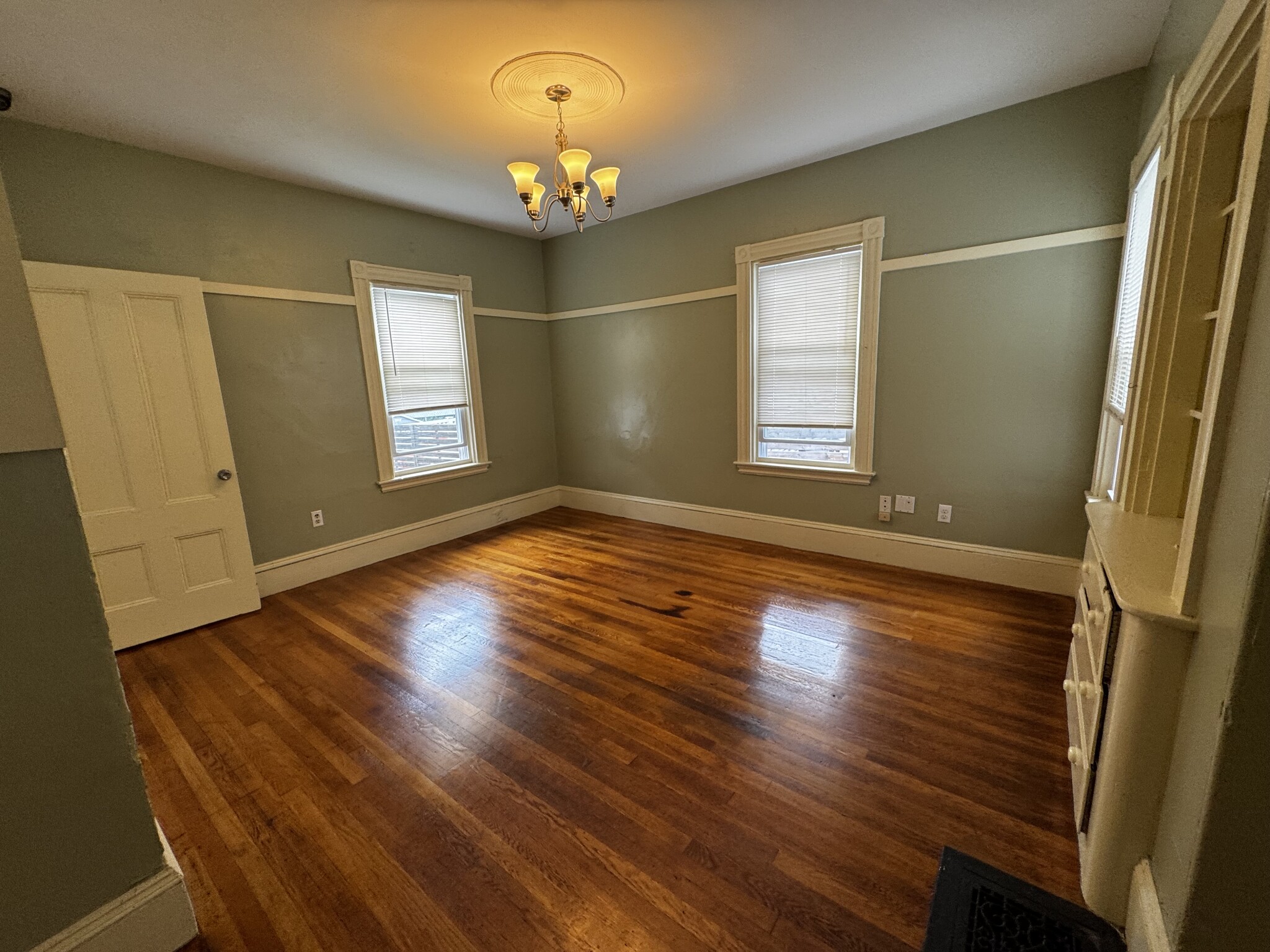3 bed, 1.5 bath apartment for rent at 374 Highland Ave Unit SF, Davis Square — photo 6 of 25