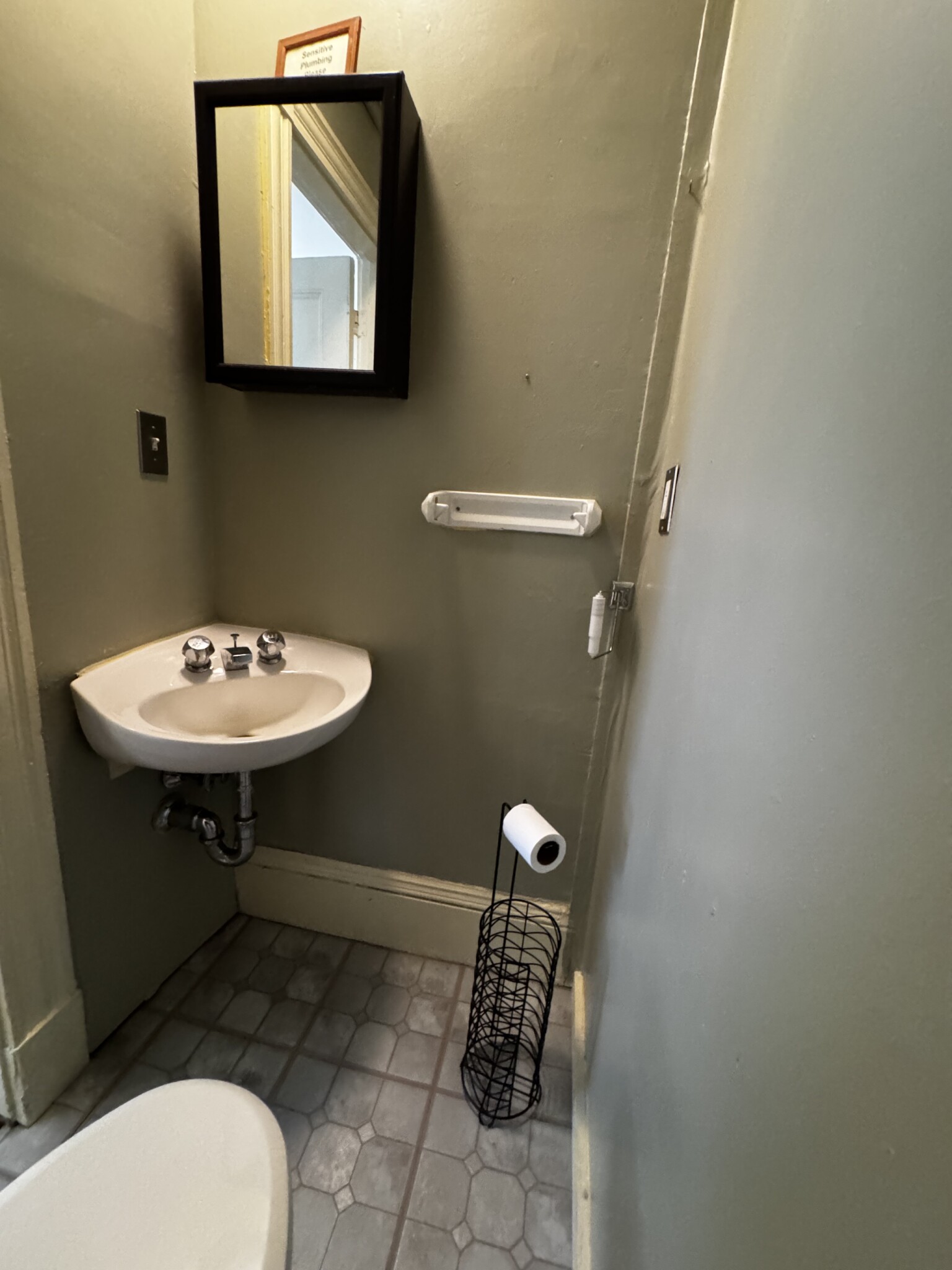3 bed, 1.5 bath apartment for rent at 374 Highland Ave Unit SF, Davis Square — photo 10 of 25