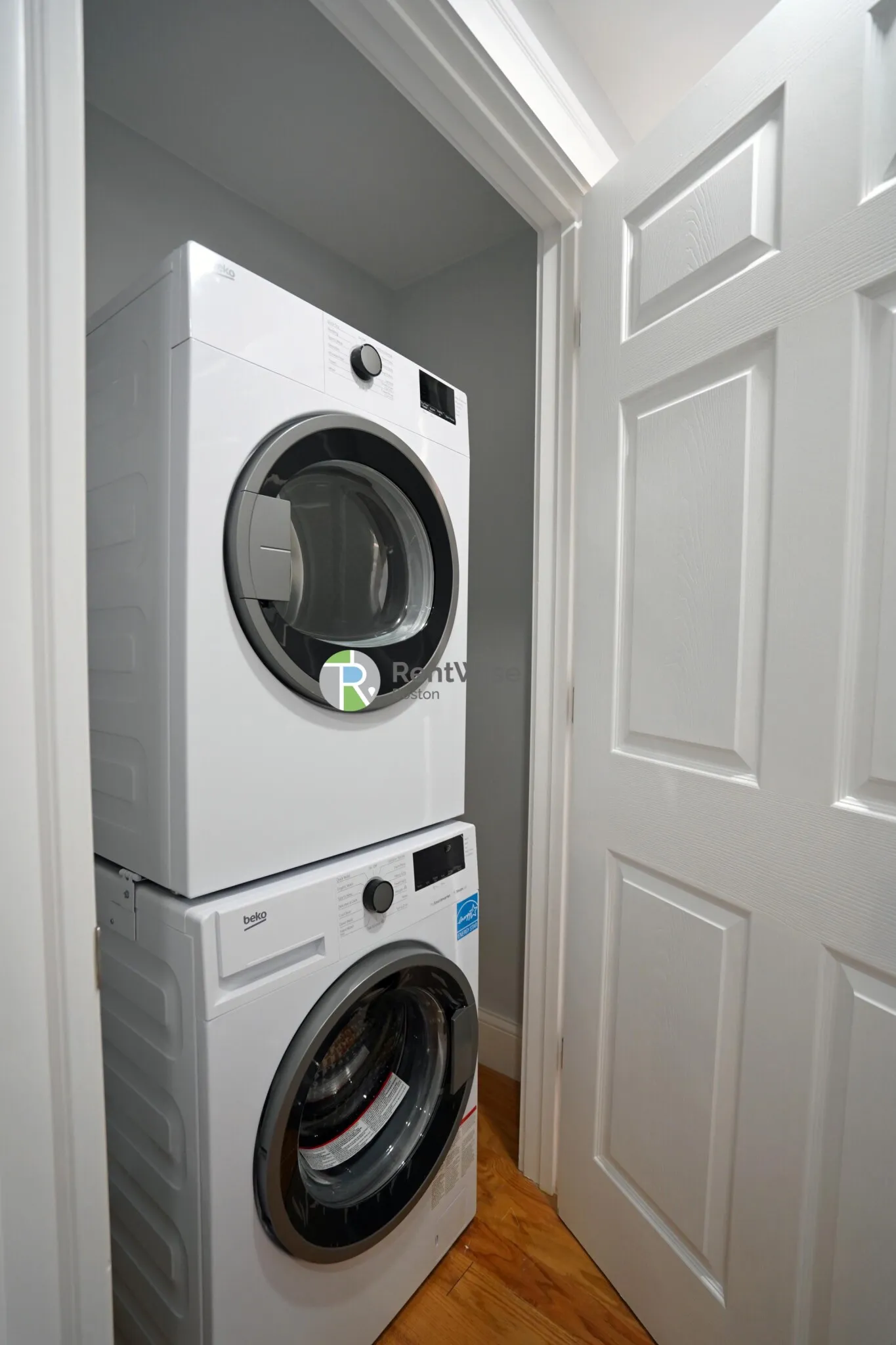 2 bed, 1 bath apartment for rent at 374 Oxford St Unit 2, Baldwin — photo 14 of 20