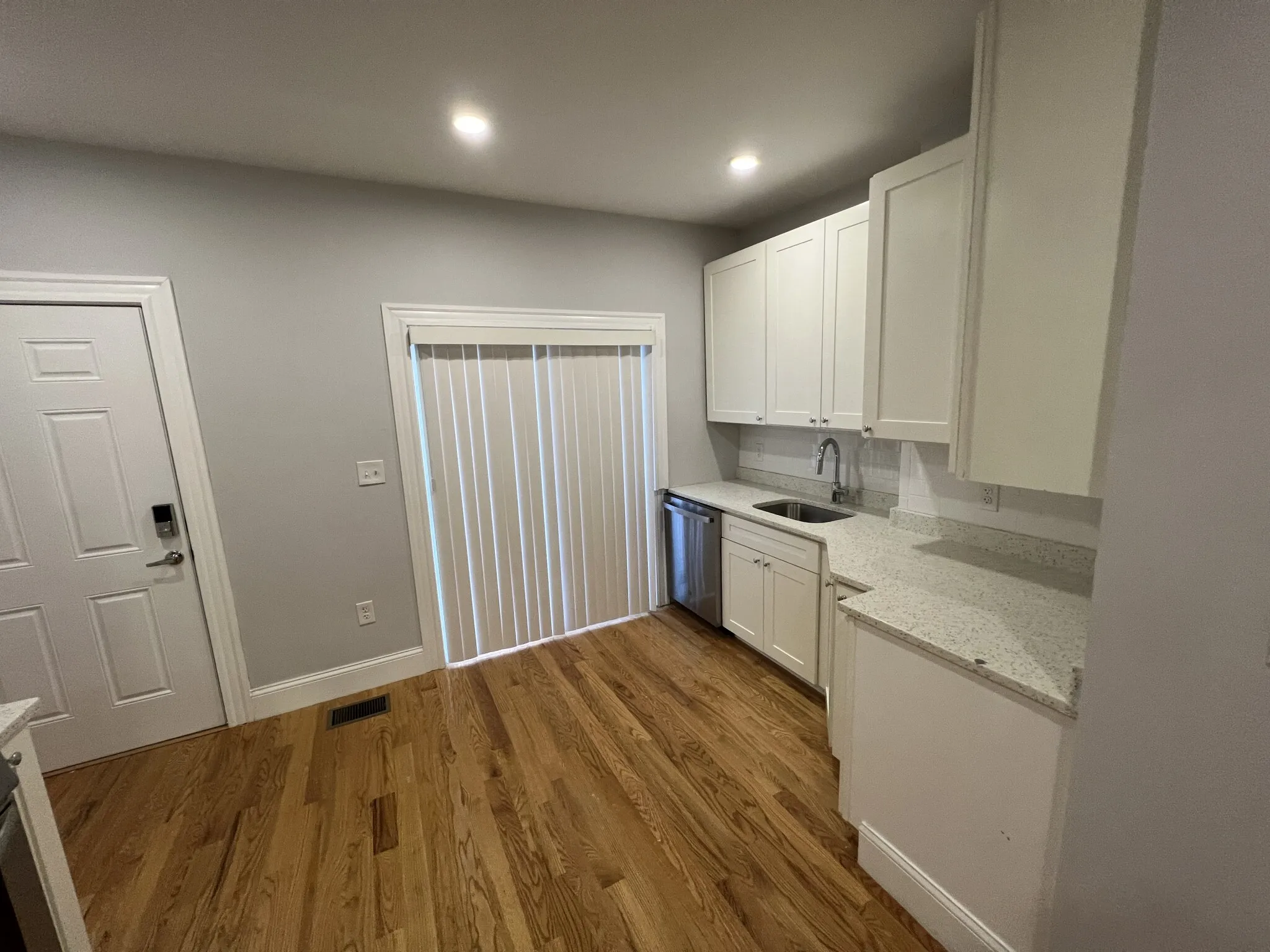 2 bed, 1 bath apartment for rent at 374 Oxford St Unit 2A, Baldwin — photo 11 of 19