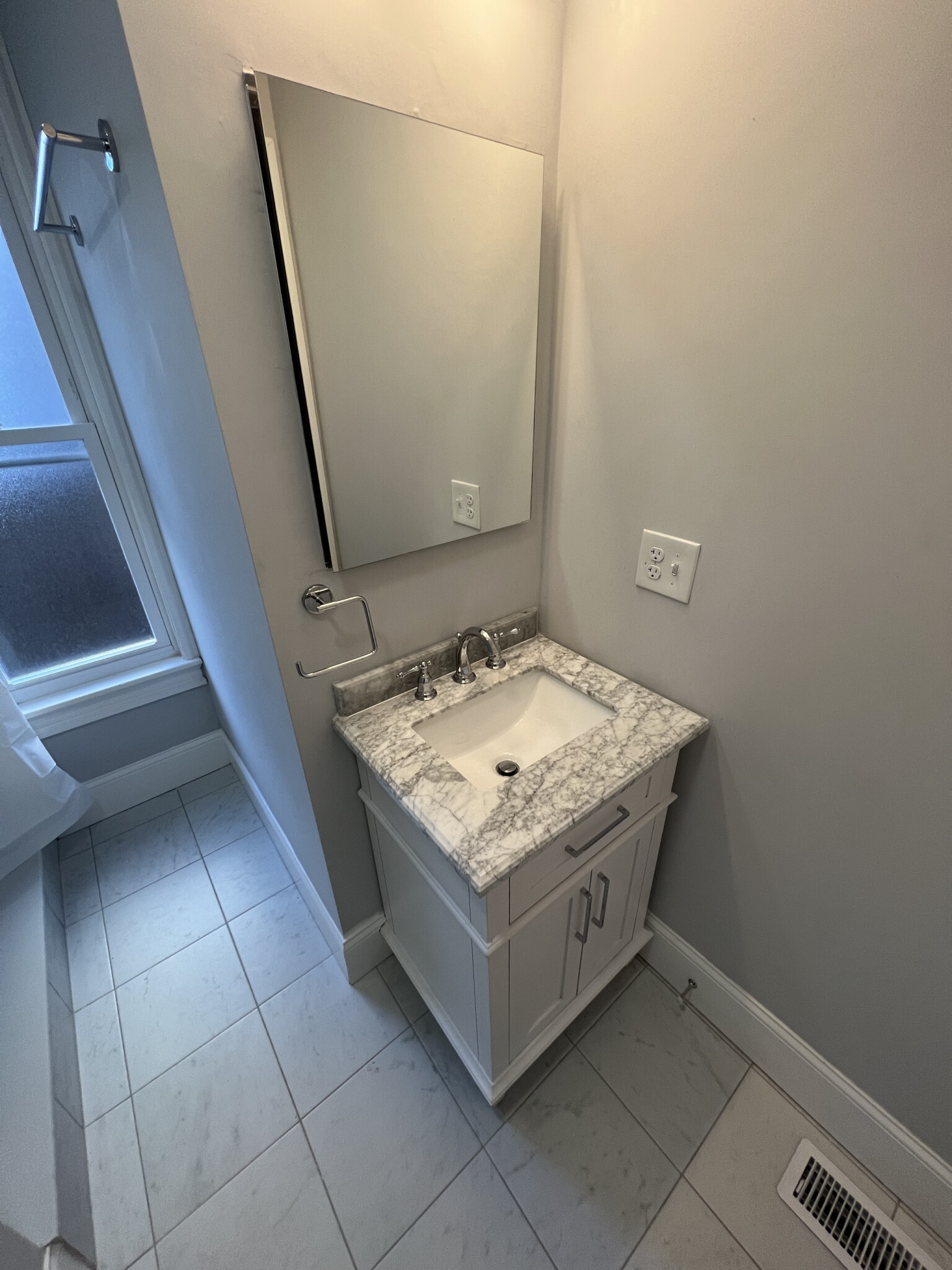 2 bed, 1 bath apartment for rent at 374 Oxford St Unit 2O, Baldwin — photo 31 of 32