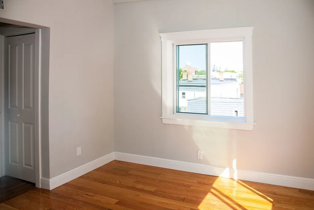 5 bed, 1 bath apartment for rent at 374 Prospect Unit 3A, Inman Square — photo 7 of 12