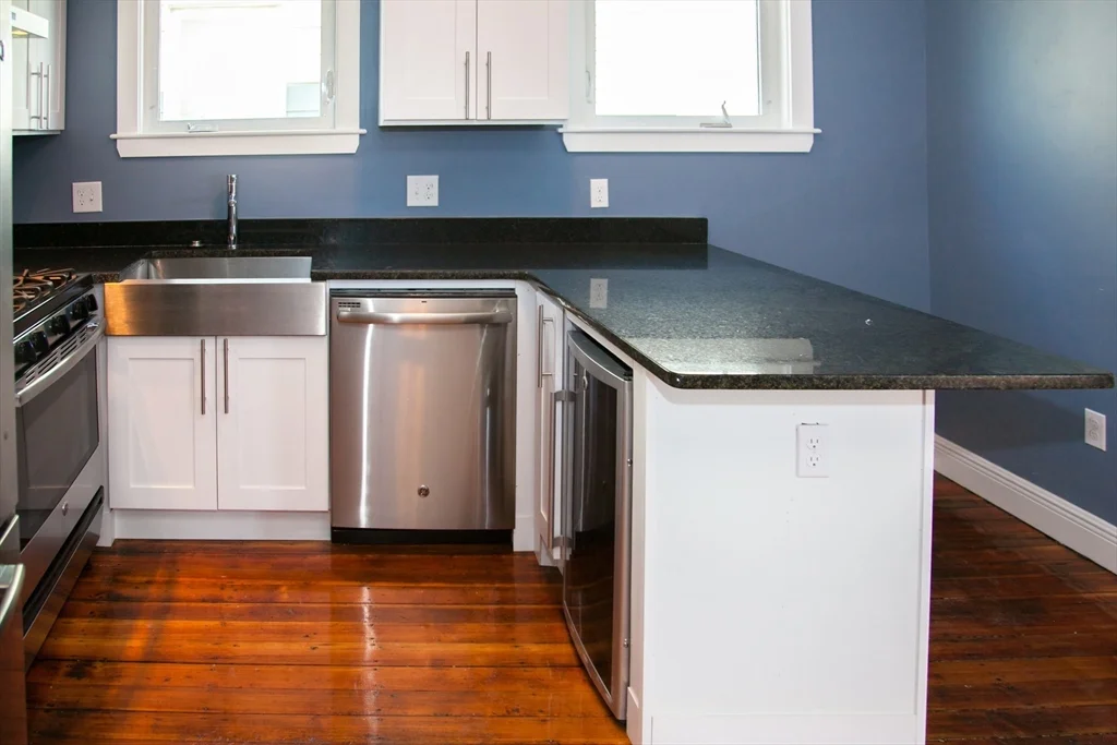 5 bed, 1 bath apartment for rent at 374 Prospect Unit 3A, Inman Square — photo 2 of 12