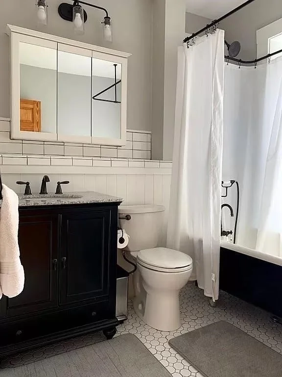 3 bed, 1 bath apartment for rent at 374 Silver St Unit 374, South Boston — photo 5 of 9