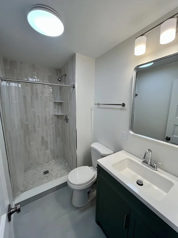 4 bed, 2 bath apartment for rent at 374A Centre St Unit 2, Jamaica Plain — photo 4 of 10