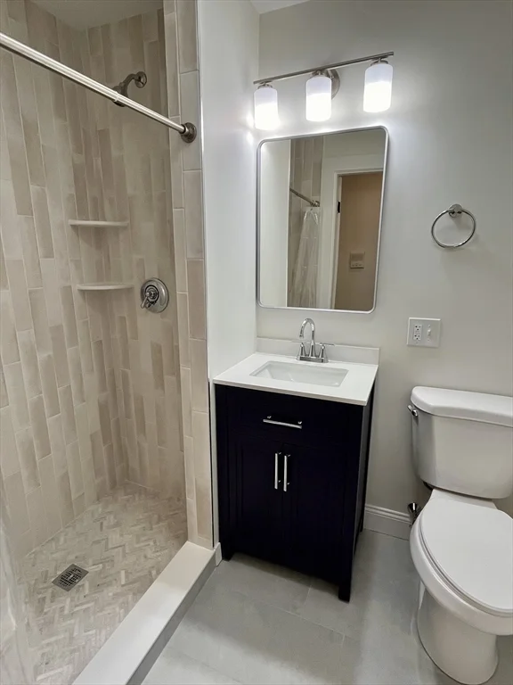 4 bed, 2 bath apartment for rent at 374A Centre St Unit 2, Jamaica Plain — photo 5 of 10