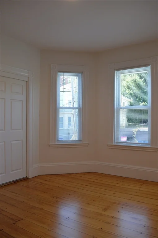 4 bed, 2 bath apartment for rent at 374B Centre St Unit 2, Jamaica Plain — photo 8 of 11