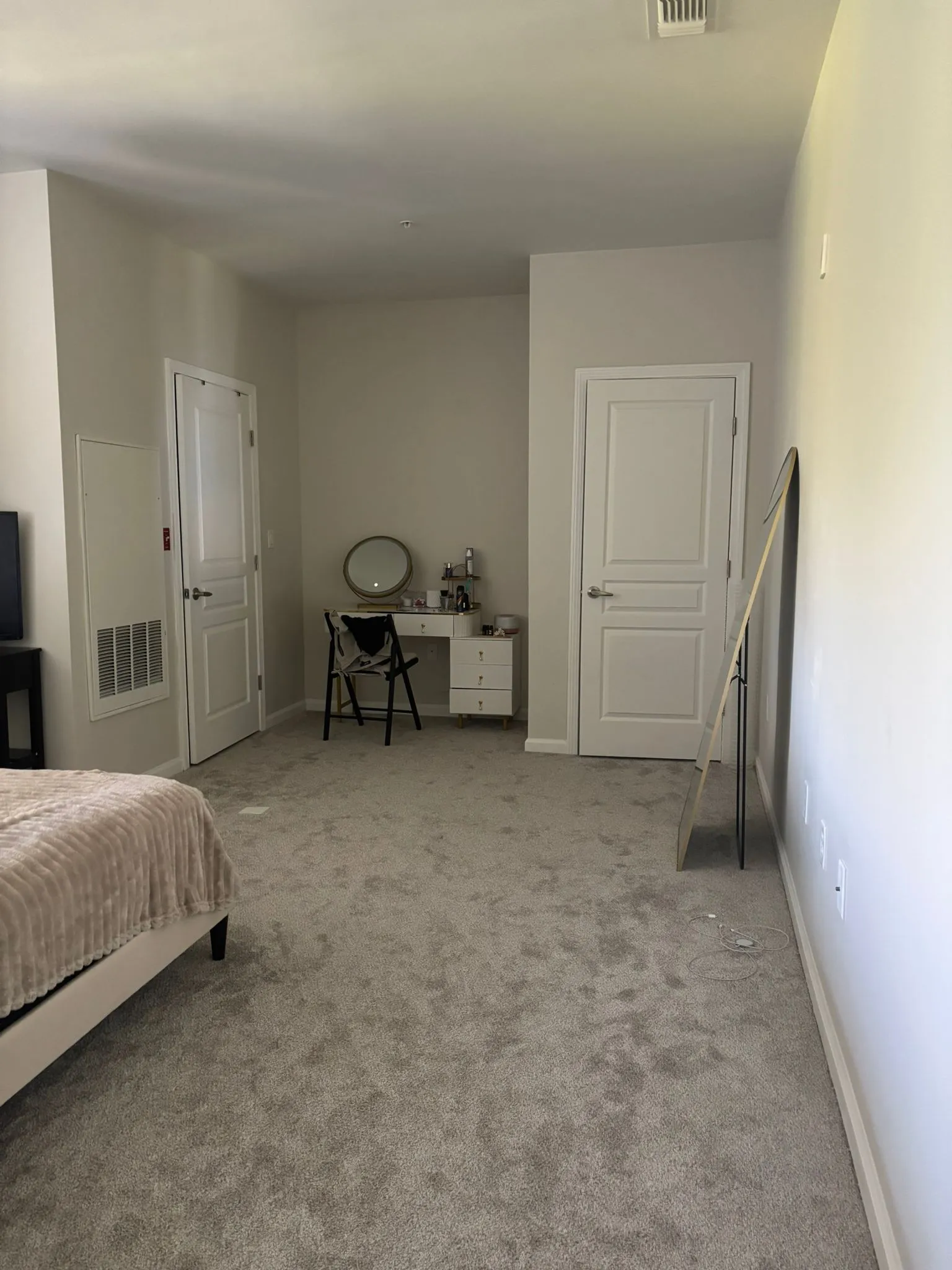 2 bed, 1 bath apartment for rent at 375 Acorn Park Dr Unit 3, Belmont — photo 6 of 9