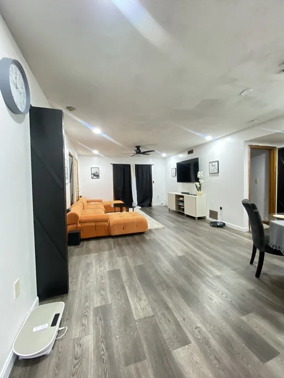 2 bed, 1 bath apartment for rent at 375 Aiken Ave Unit 6, Lowell — photo 4 of 7