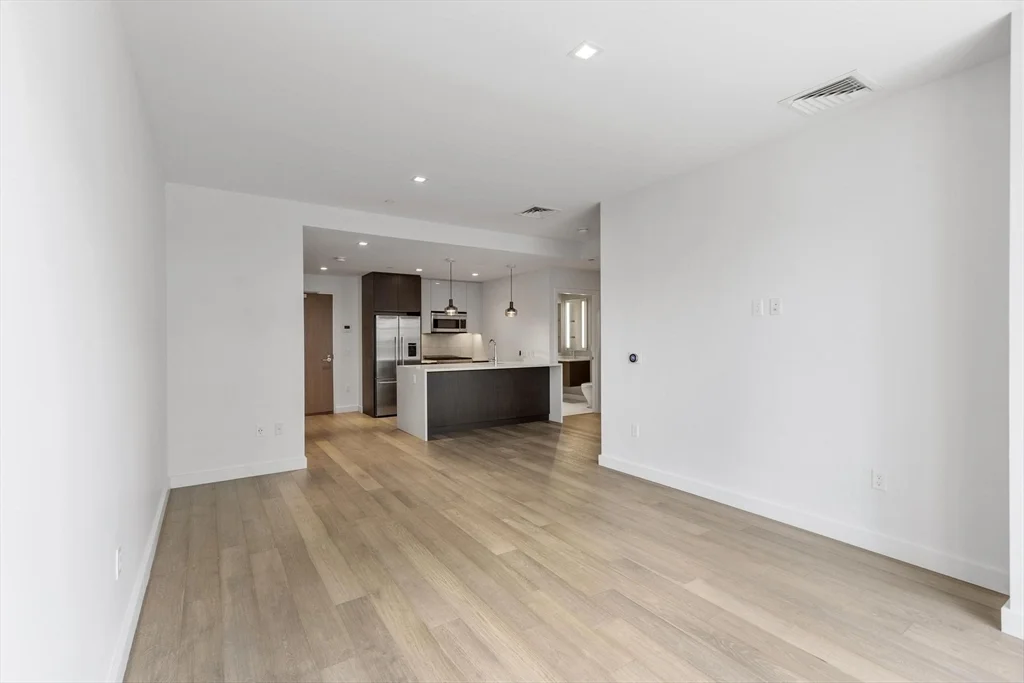 2 bed, 1 bath apartment for rent at 375 Canal St Unit 703R, Assembly Square — photo 3 of 40