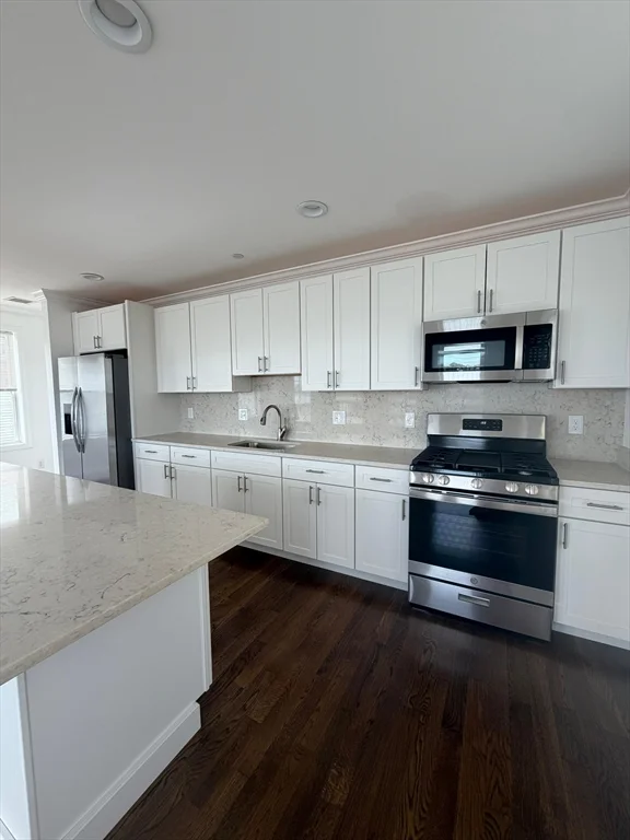 2 bed, 1 bath apartment for rent at 375 Crescent Unit 3a, Chelsea