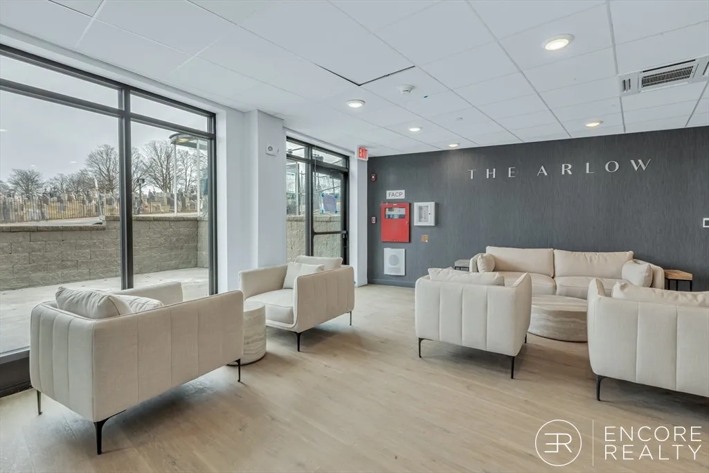 2 bed, 1 bath apartment for rent at 375 Cummins Highway Unit 375-202, Hyde Park — photo 14 of 21