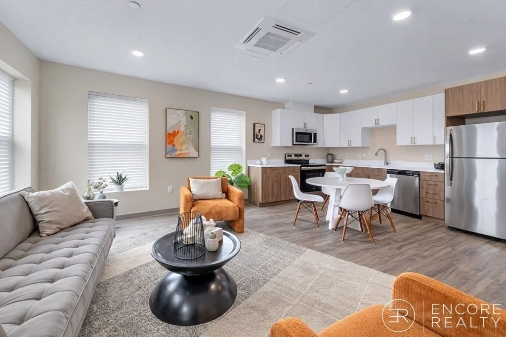 2 bed, 1 bath apartment for rent at 375 Cummins Hwy Unit 303, Roslindale — photo 3 of 19