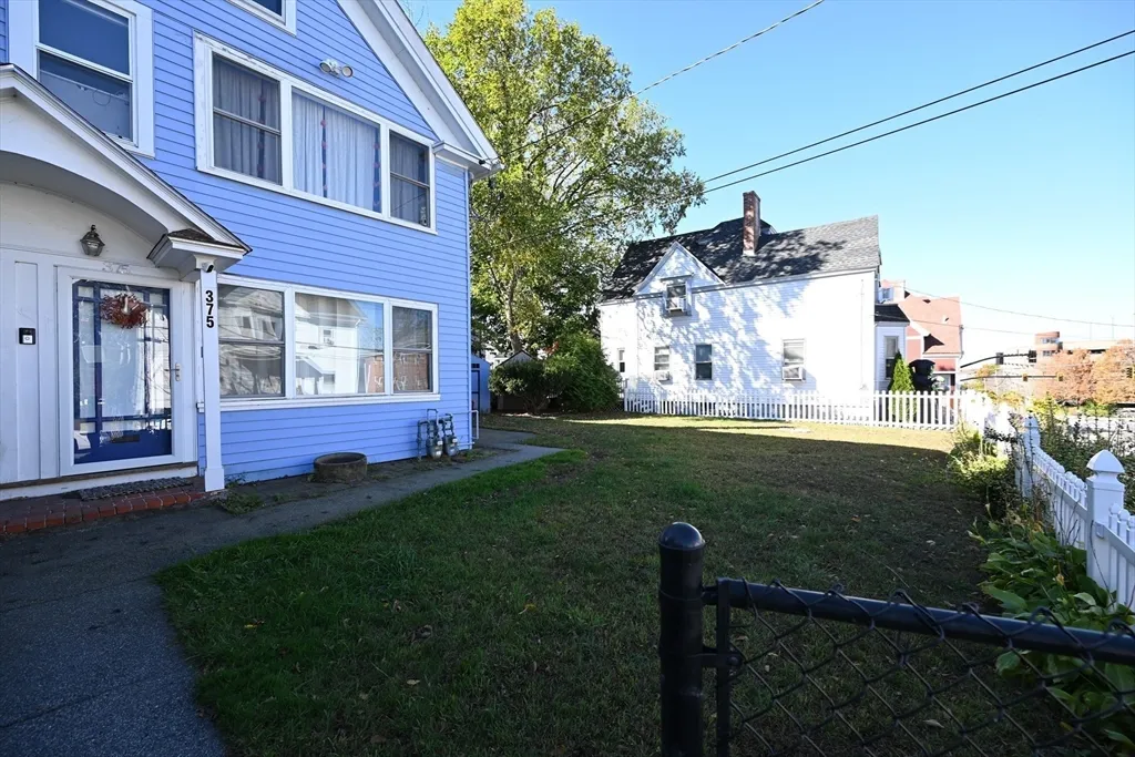 2 bed, 1 bath apartment for rent at 375 East Merrimack St Unit 1, Lowell — photo 4 of 17