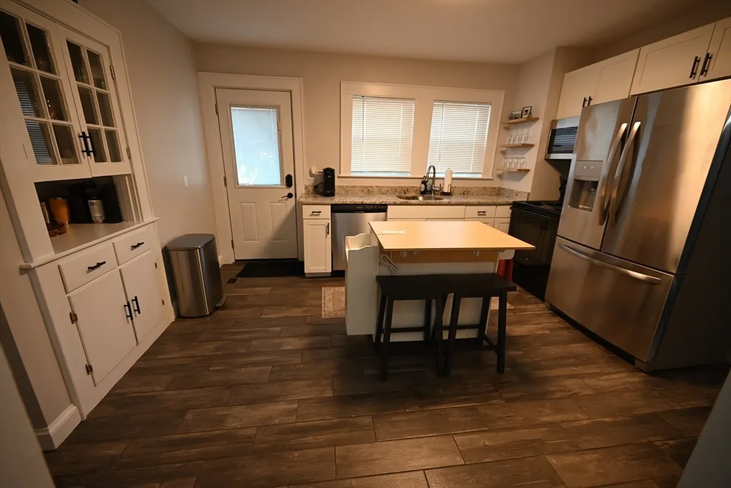 2 bed, 1 bath apartment for rent at 375 East Merrimack St Unit 1, Lowell — photo 9 of 17
