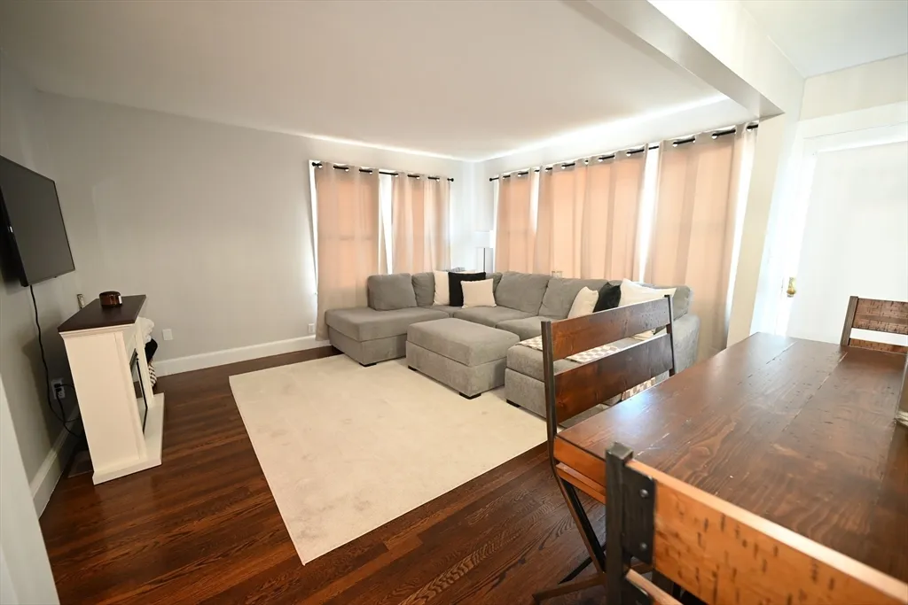 2 bed, 1 bath apartment for rent at 375 East Merrimack St Unit 1, Lowell — photo 12 of 17