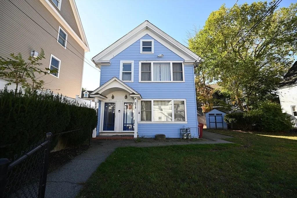 2 bed, 1 bath apartment for rent at 375 East Merrimack St Unit 1, Lowell — photo 3 of 17