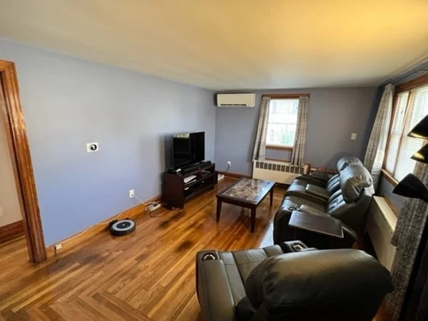 4 bed, 1 bath apartment for rent at 375 Elm St, Braintree — photo 15 of 31