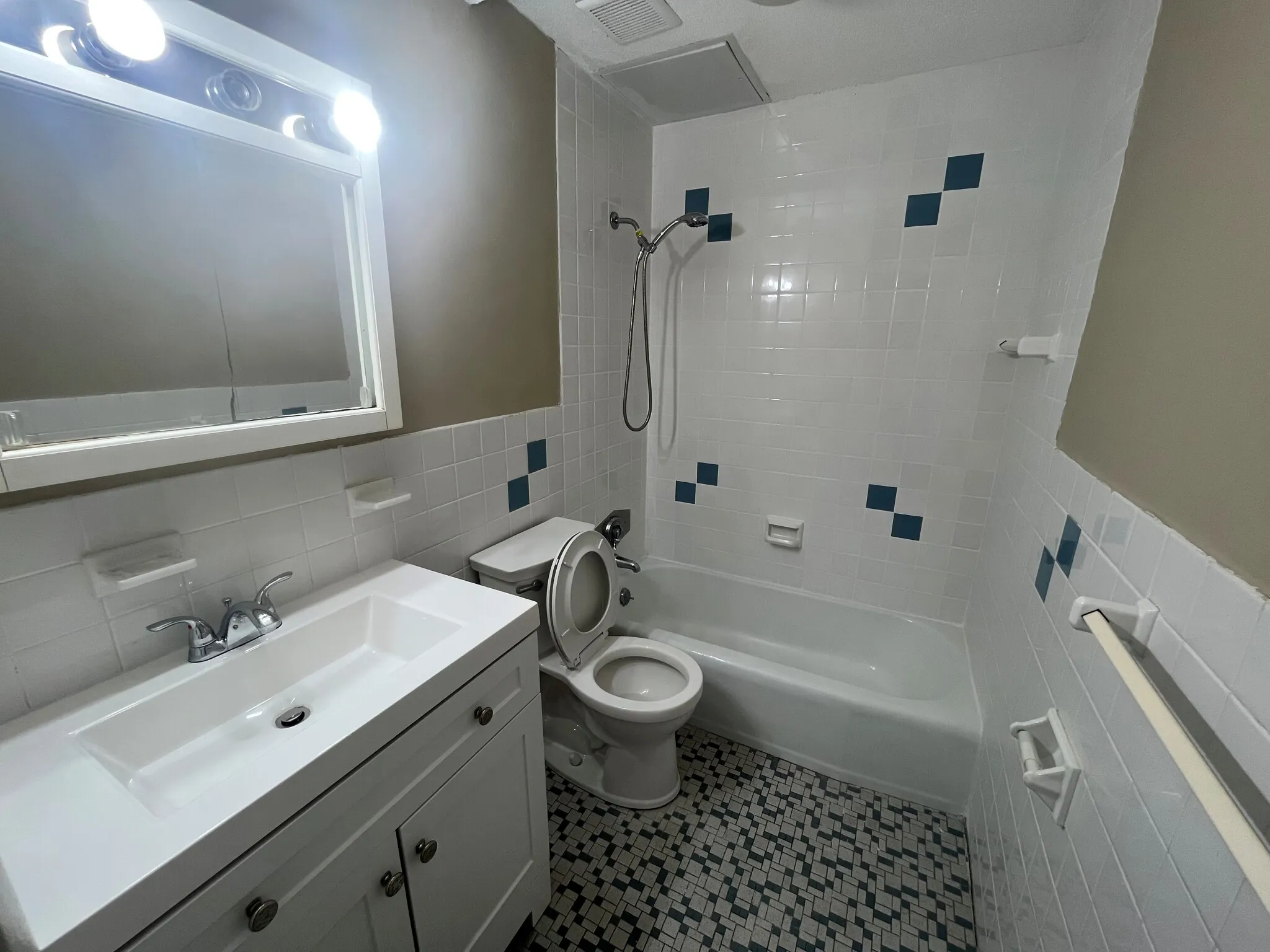 Studio bed, 1 bath apartment for rent at 375 Harvard St Unit 15, Mid-Cambridge — photo 5 of 6