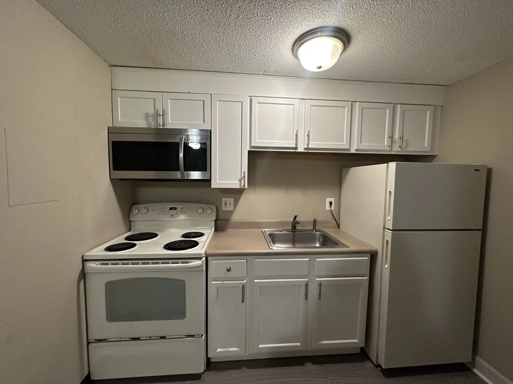 1 bed, 1 bath apartment for rent at 375 Harvard St Unit 3, Mid-Cambridge — photo 8 of 14