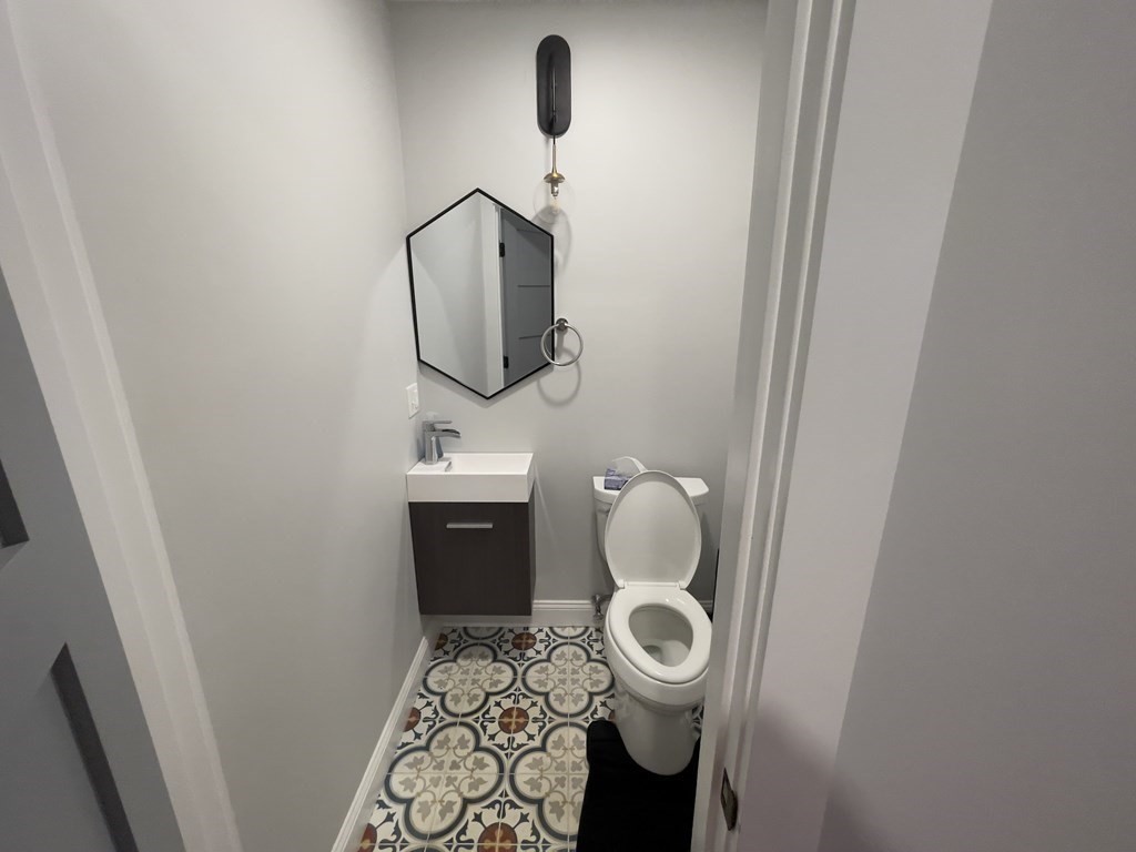 2 bed, 1 bath apartment for rent at 375 Hyde Park Ave Unit 1, Boston — photo 10 of 12