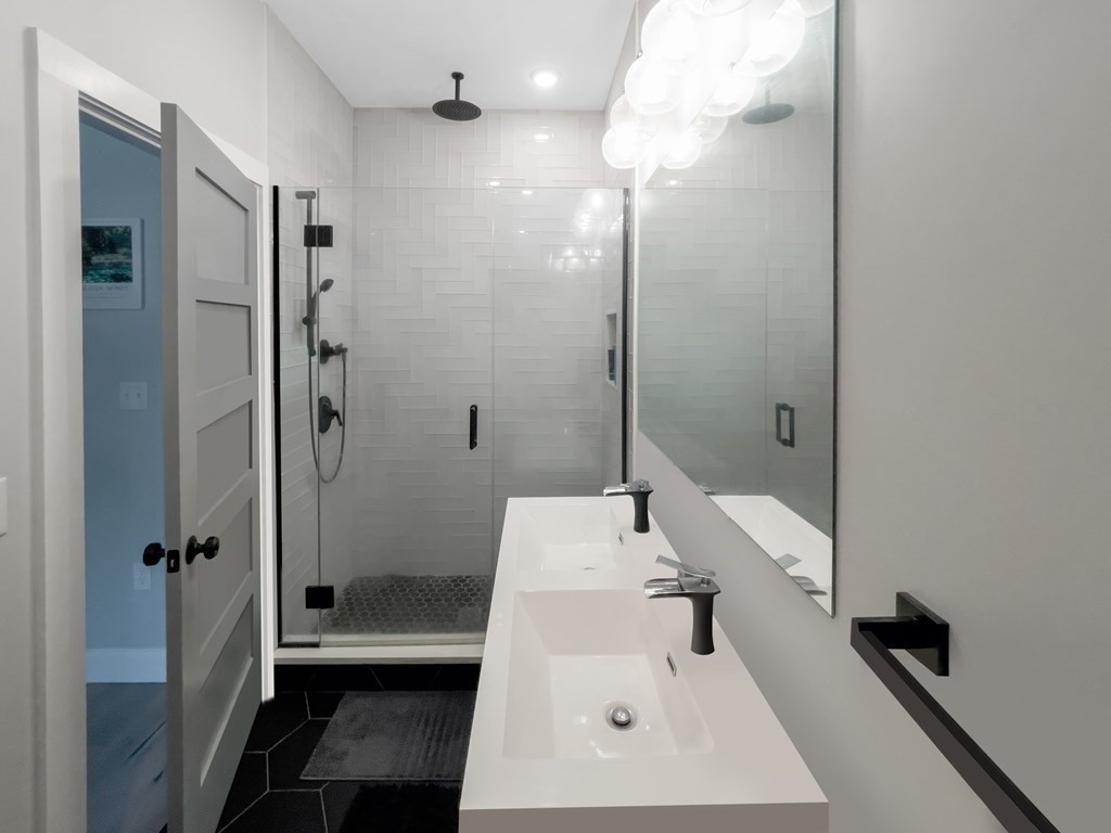 2 bed, 1 bath apartment for rent at 375 Hyde Park Ave Unit 1, Boston — photo 3 of 12