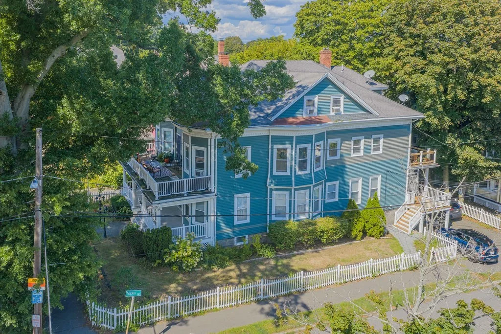 2 bed, 1 bath apartment for rent at 375 Lafayette St Unit 1, Salem