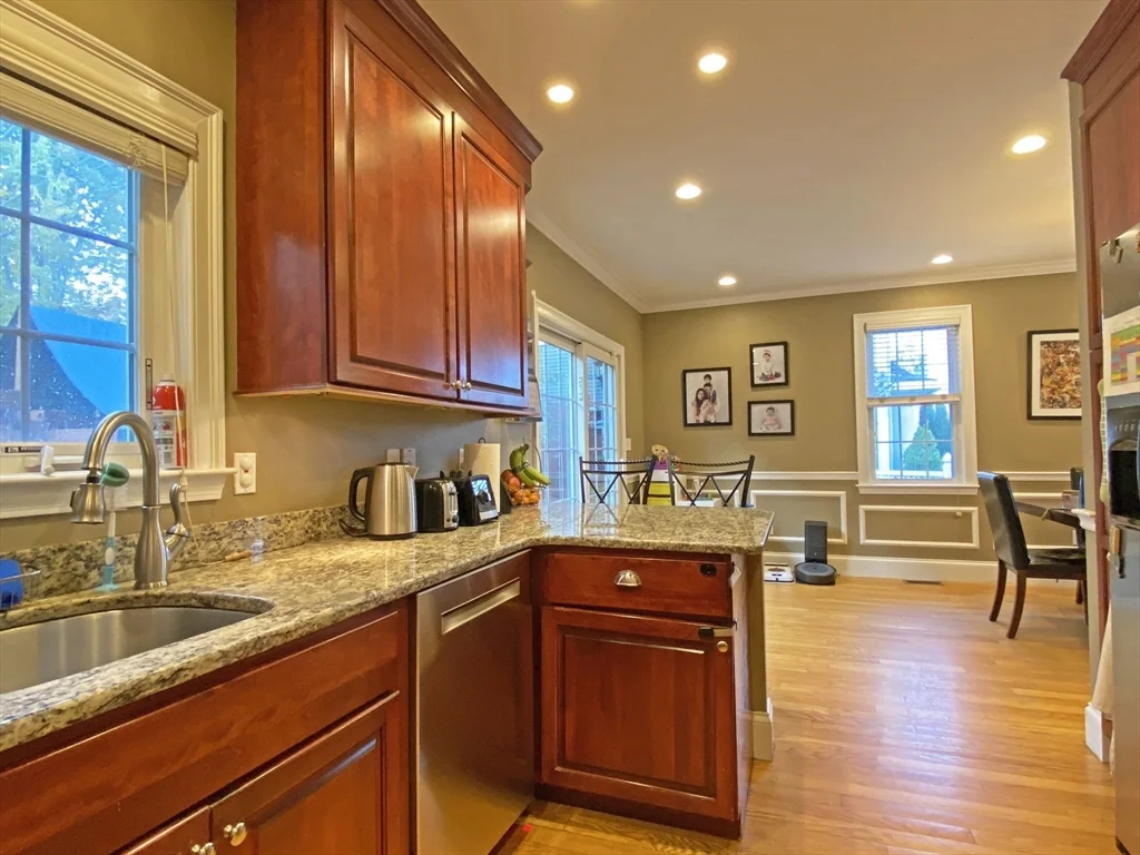 3 bed, 2 bath apartment for rent at 375 Lowell Ave Unit -, Newtonville — photo 6 of 20