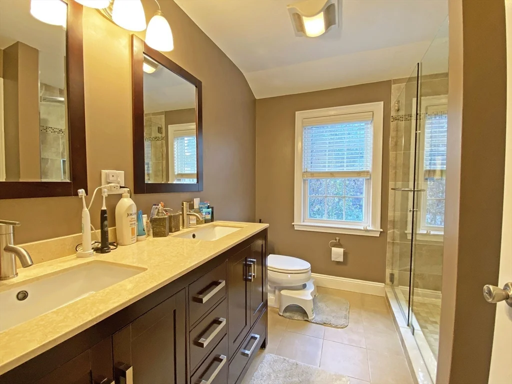 3 bed, 2 bath apartment for rent at 375 Lowell Ave Unit -, Newtonville — photo 10 of 20