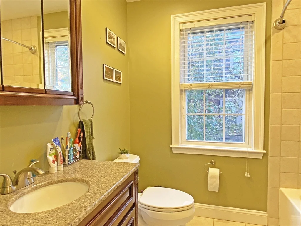 3 bed, 2 bath apartment for rent at 375 Lowell Ave Unit -, Newtonville — photo 18 of 20