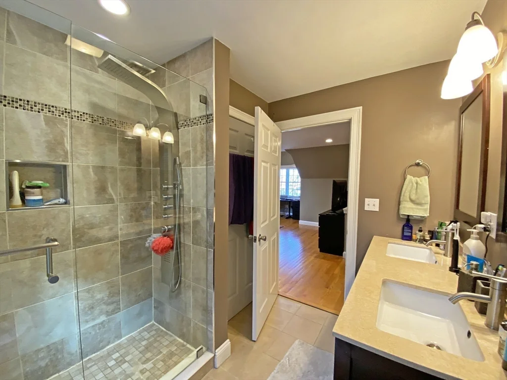 3 bed, 2 bath apartment for rent at 375 Lowell Ave Unit -, Newtonville — photo 14 of 20
