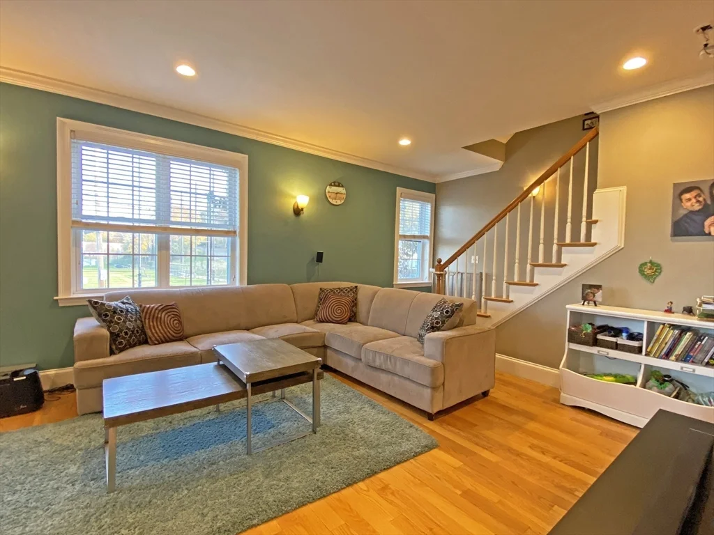 3 bed, 2 bath apartment for rent at 375 Lowell Ave Unit -, Newtonville — photo 3 of 20