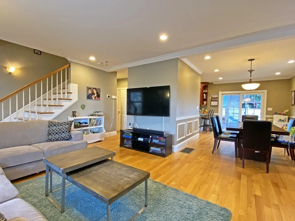 3 bed, 2 bath apartment for rent at 375 Lowell Ave Unit -, Newtonville — photo 2 of 20