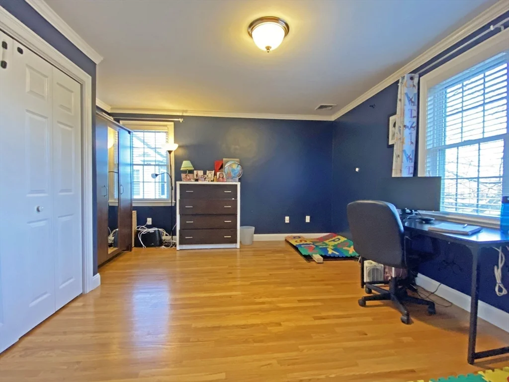 3 bed, 2 bath apartment for rent at 375 Lowell Ave Unit -, Newtonville — photo 17 of 20