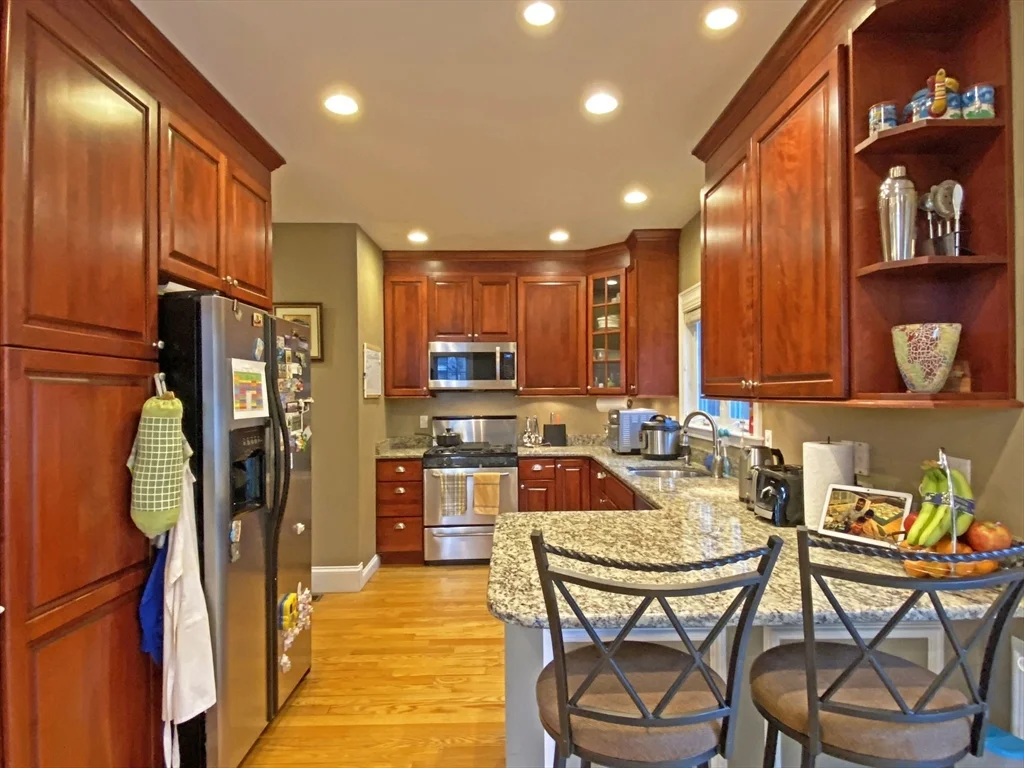 3 bed, 2 bath apartment for rent at 375 Lowell Ave Unit -, Newtonville — photo 5 of 20