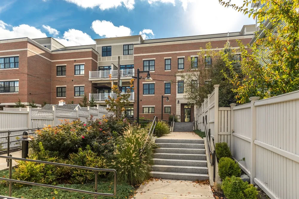 2 bed, 2 bath apartment for rent at 375 Market St Unit 408, Oak Square — photo 4 of 19