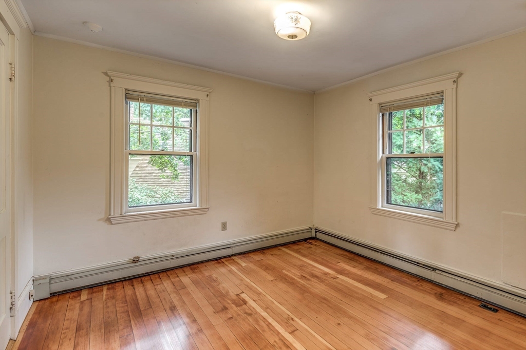 3 bed, 1 bath apartment for rent at 375 Mt Auburn St   Room For Rent Unit 2, West Cambridge — photo 8 of 26